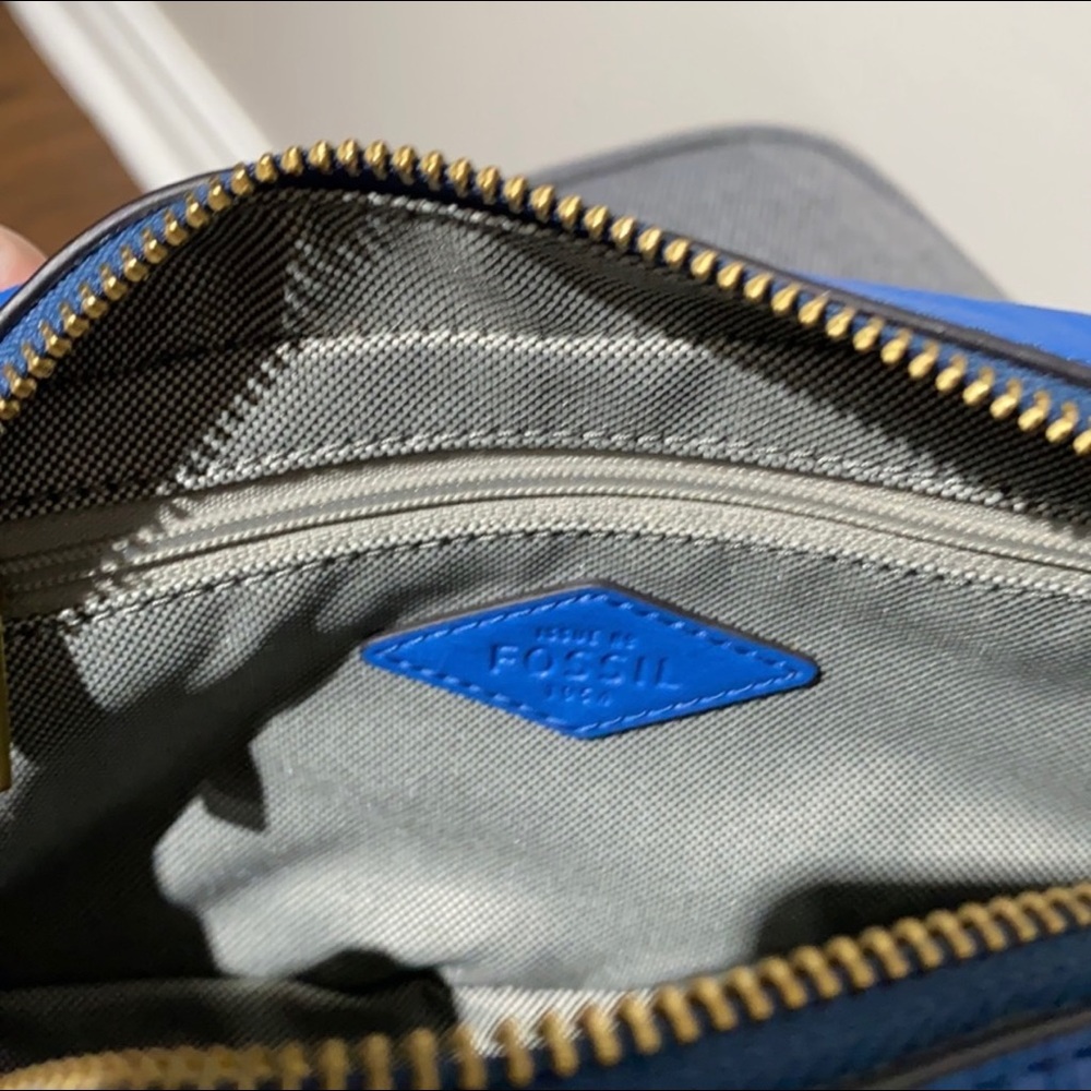 Fossil Crossbody Bag - Picture 4 of 5